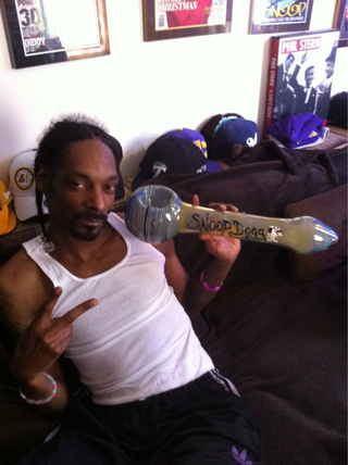Illustration for article titled Celeb Stoners Celebrate 4/20